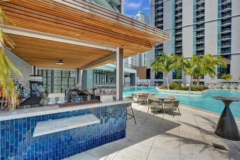 159 NE 6th Street Miami FL 33132