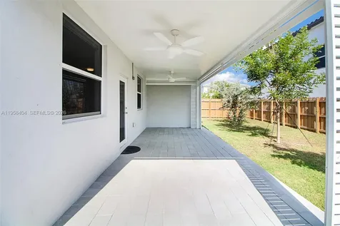 879 SE 26th Terrace Homestead FL 33035