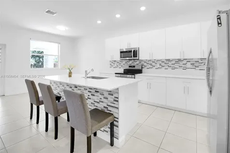 879 SE 26th Terrace Homestead FL 33035