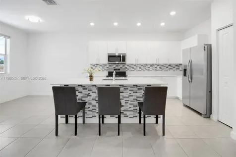 879 SE 26th Terrace Homestead FL 33035