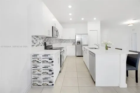 879 SE 26th Terrace Homestead FL 33035