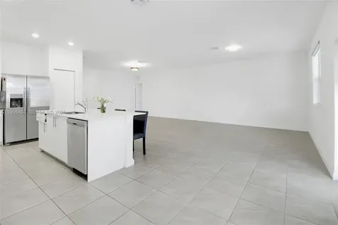 879 SE 26th Terrace Homestead FL 33035