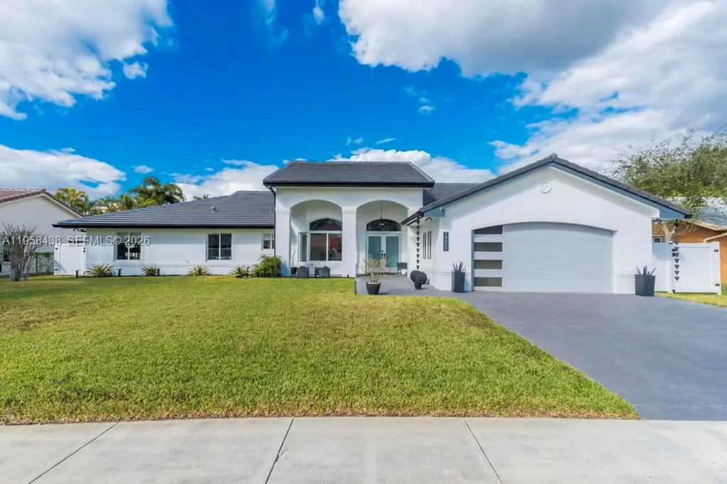 19411 NW 2nd Street Pembroke Pines FL 33029