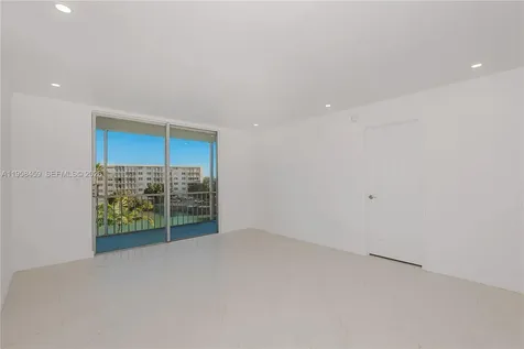 2851 Leonard Drive Aventura FL 33160