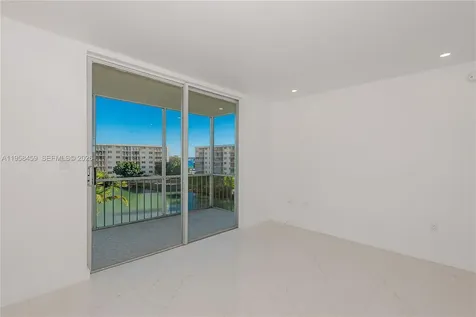2851 Leonard Drive Aventura FL 33160