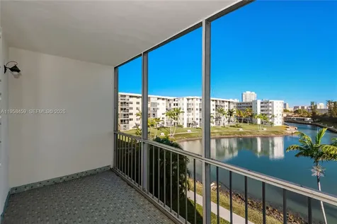 2851 Leonard Drive Aventura FL 33160