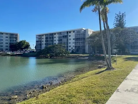 2851 Leonard Drive Aventura FL 33160