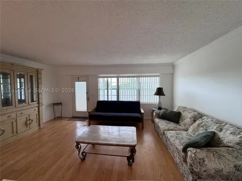 293 Dorset Boca Raton FL 33434