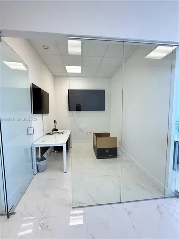 20200 W Dixie Highway Miami FL 33180