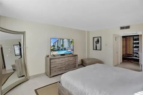 19390 Collins Avenue Sunny Isles Beach FL 33160