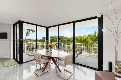1000 Quayside Terrace Miami FL 33138