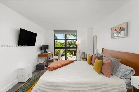 1000 Quayside Terrace Miami FL 33138