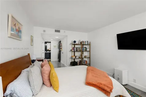 1000 Quayside Terrace Miami FL 33138