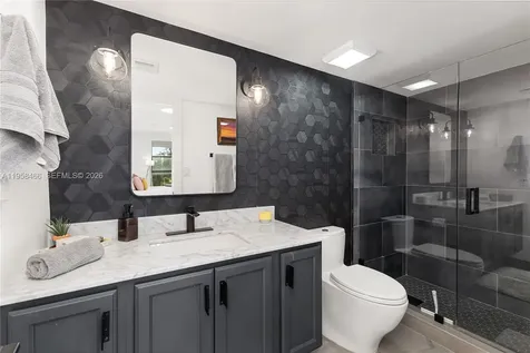 1000 Quayside Terrace Miami FL 33138
