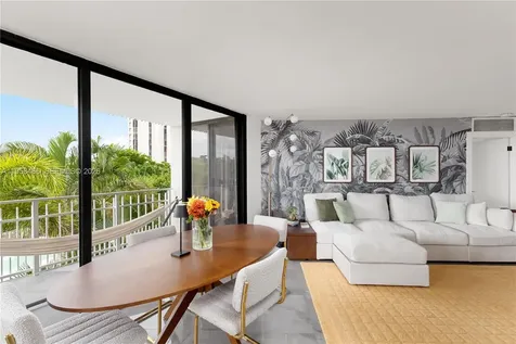 1000 Quayside Terrace Miami FL 33138
