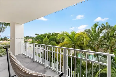 1000 Quayside Terrace Miami FL 33138