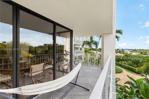 1000 Quayside Terrace Miami FL 33138