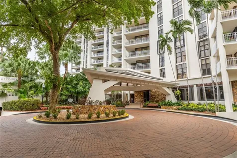 1000 Quayside Terrace Miami FL 33138