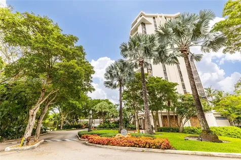 1000 Quayside Terrace Miami FL 33138