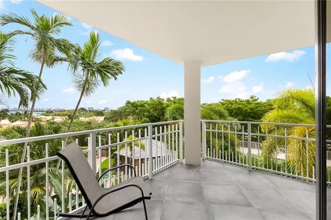 1000 Quayside Terrace Miami FL 33138