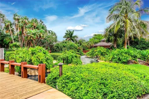 1000 Quayside Terrace Miami FL 33138