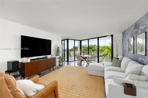 1000 Quayside Terrace Miami FL 33138