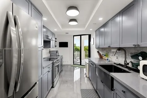 1000 Quayside Terrace Miami FL 33138