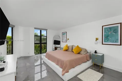 1000 Quayside Terrace Miami FL 33138