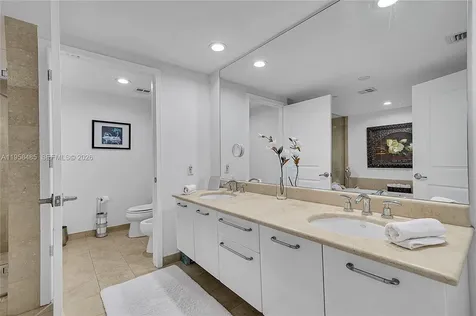 3101 S Ocean Hollywood FL 33019