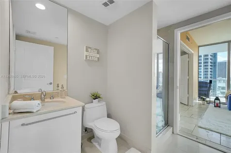 3101 S Ocean Hollywood FL 33019