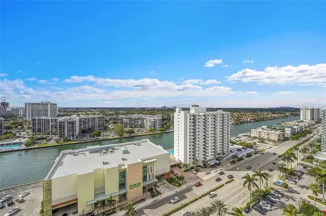3101 S Ocean Hollywood FL 33019
