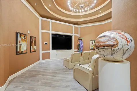 3101 S Ocean Hollywood FL 33019