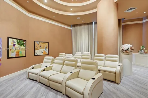 3101 S Ocean Hollywood FL 33019