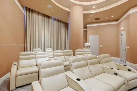 3101 S Ocean Hollywood FL 33019