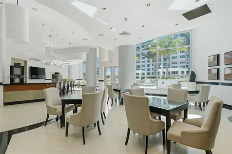 3101 S Ocean Hollywood FL 33019