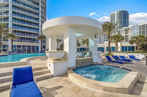 3101 S Ocean Hollywood FL 33019