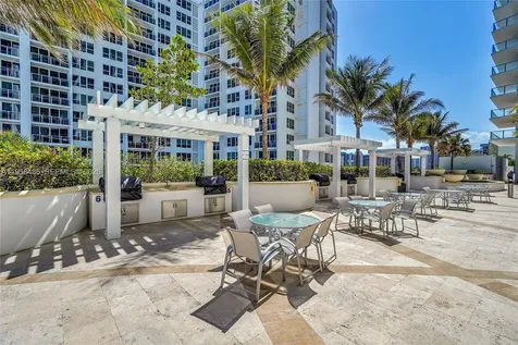 3101 S Ocean Hollywood FL 33019