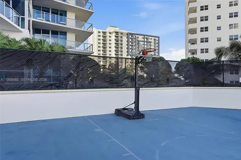 3101 S Ocean Hollywood FL 33019
