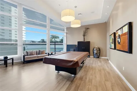 3101 S Ocean Hollywood FL 33019