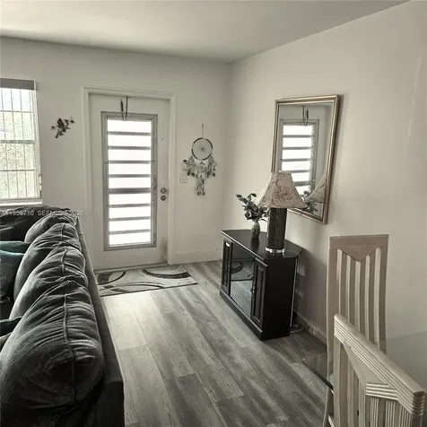 275 Farnham L Deerfield Beach FL 33442