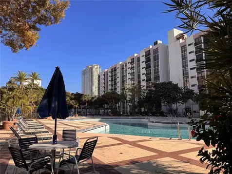 16919 N Bay Road Sunny Isles Beach FL 33160