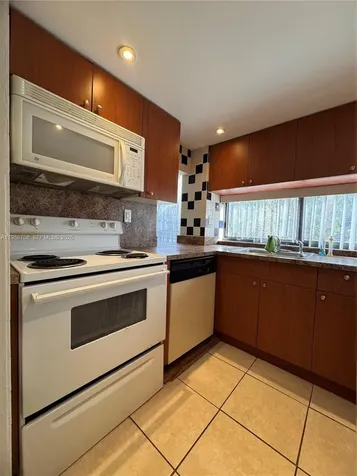 16919 N Bay Road Sunny Isles Beach FL 33160