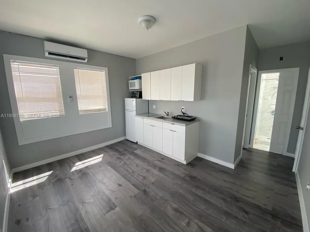 2126 NW Flagler Terrace Miami FL 33125