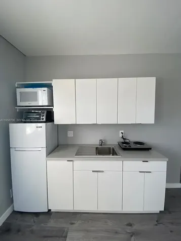 2126 NW Flagler Terrace Miami FL 33125