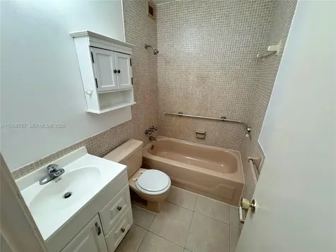 2060 NW 48th Terrace Lauderhill FL 33313