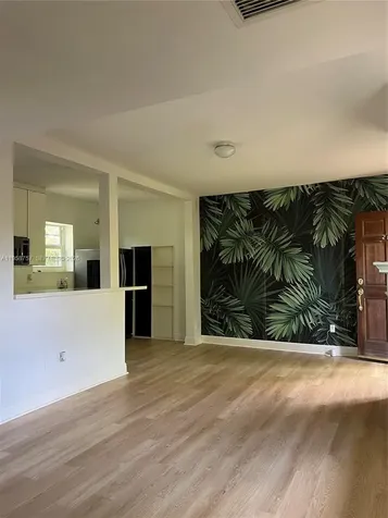 4812 Pine Tree Drive Miami Beach FL 33140