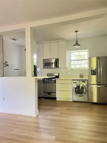 4812 Pine Tree Drive Miami Beach FL 33140