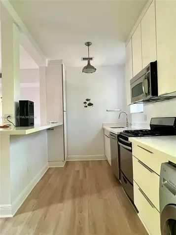 4812 Pine Tree Drive Miami Beach FL 33140