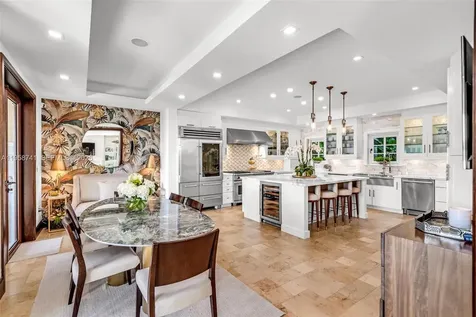 1398 Bay Drive Miami Beach FL 33141