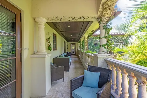 1398 Bay Drive Miami Beach FL 33141
